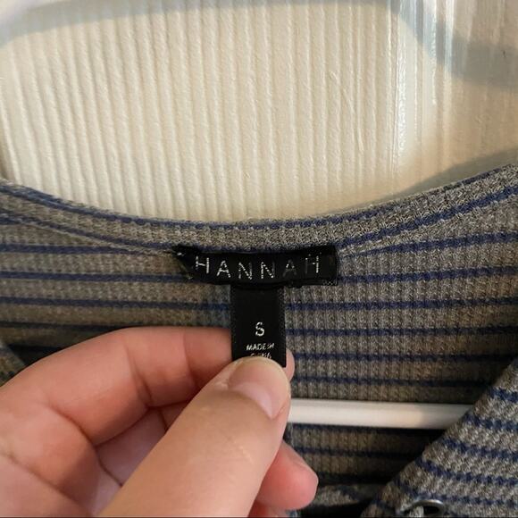 Hannah Blue & Gray Lace Up V-Neck Tunic Top Size Small - Picture 6 of 6